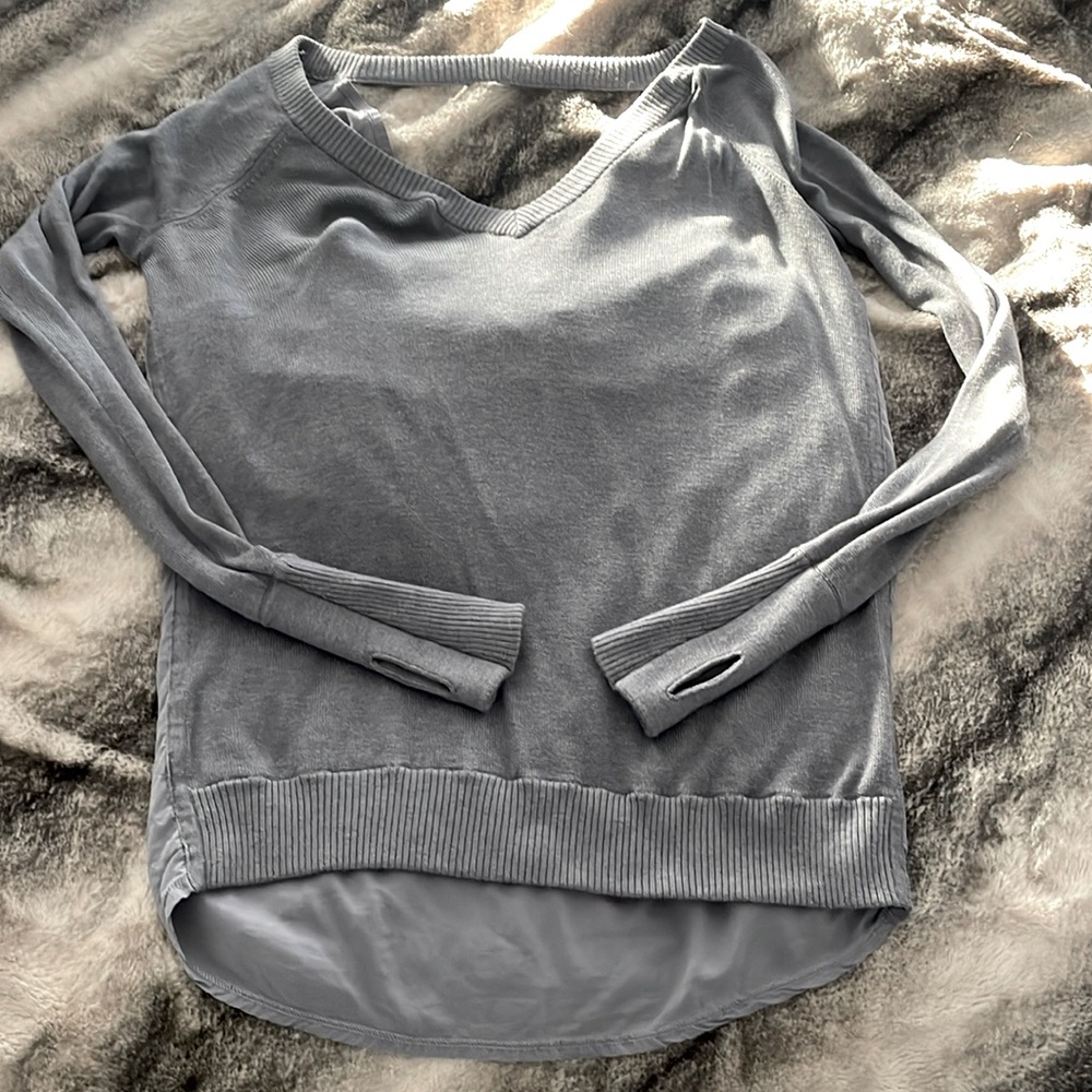 Lightweight Lululemon sweater. Never worn.